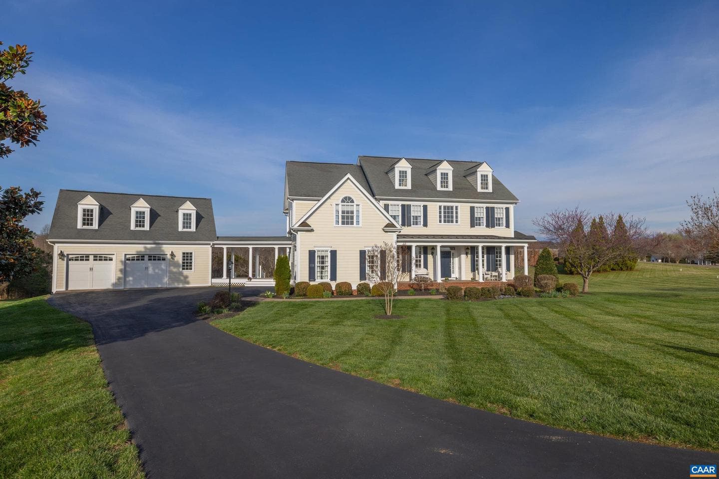 536 Sunrise Ln photo 2