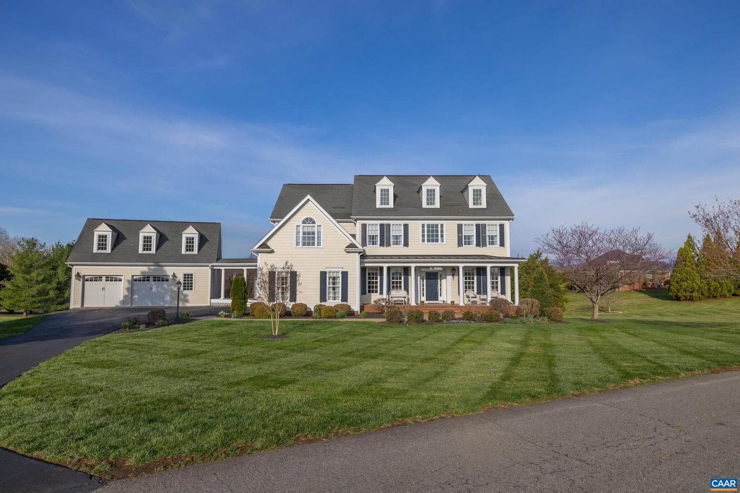 536 Sunrise Ln photo 3