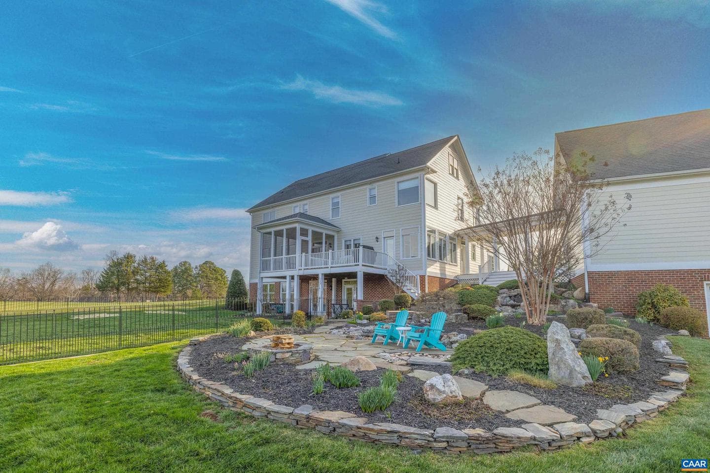 536 Sunrise Ln photo 6