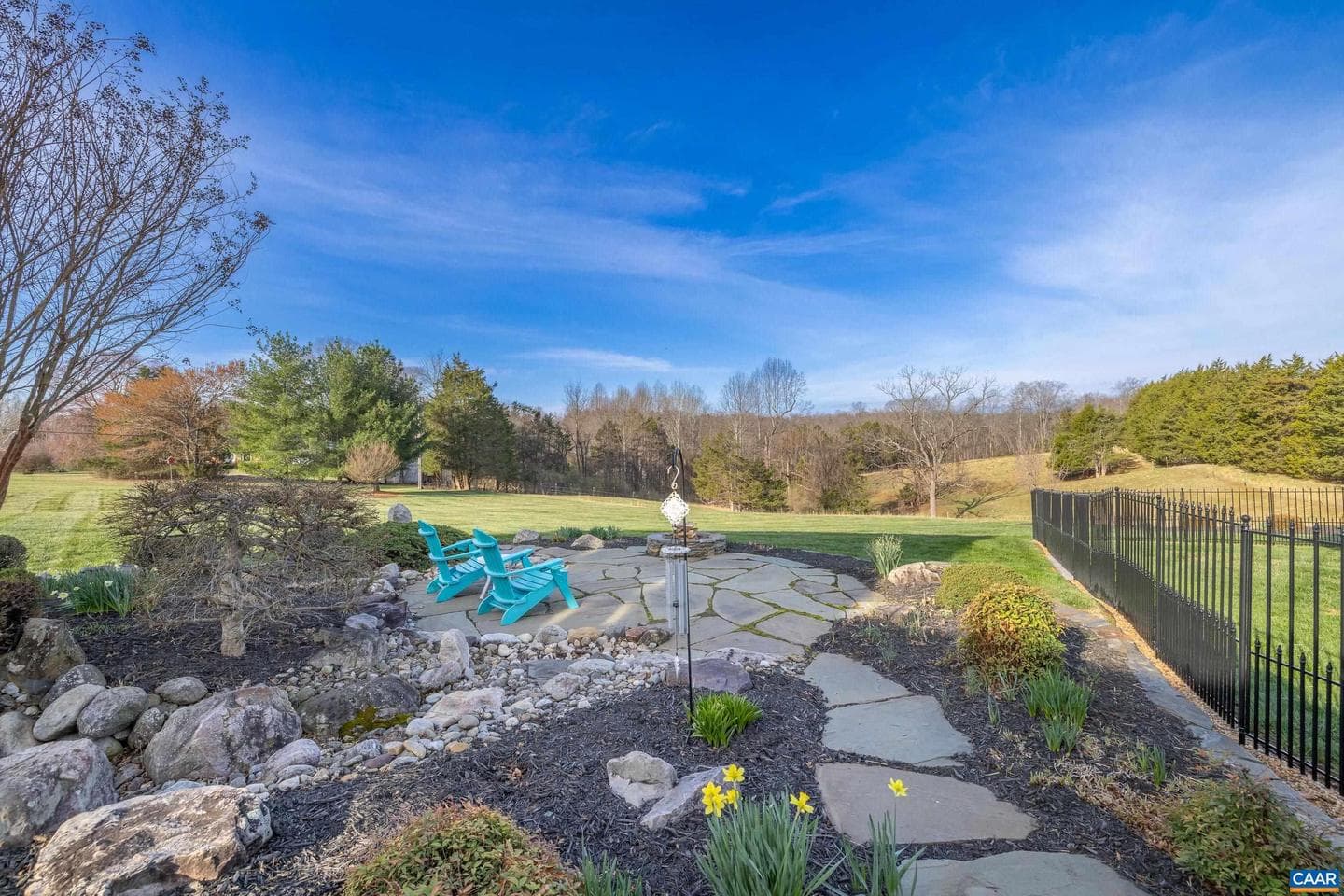 536 Sunrise Ln photo 8