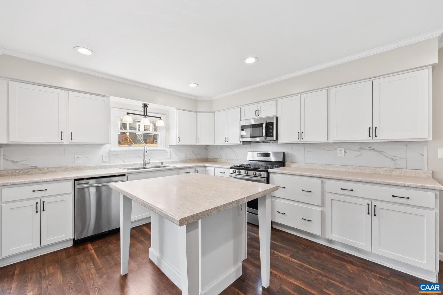 112 Lee St photo 10