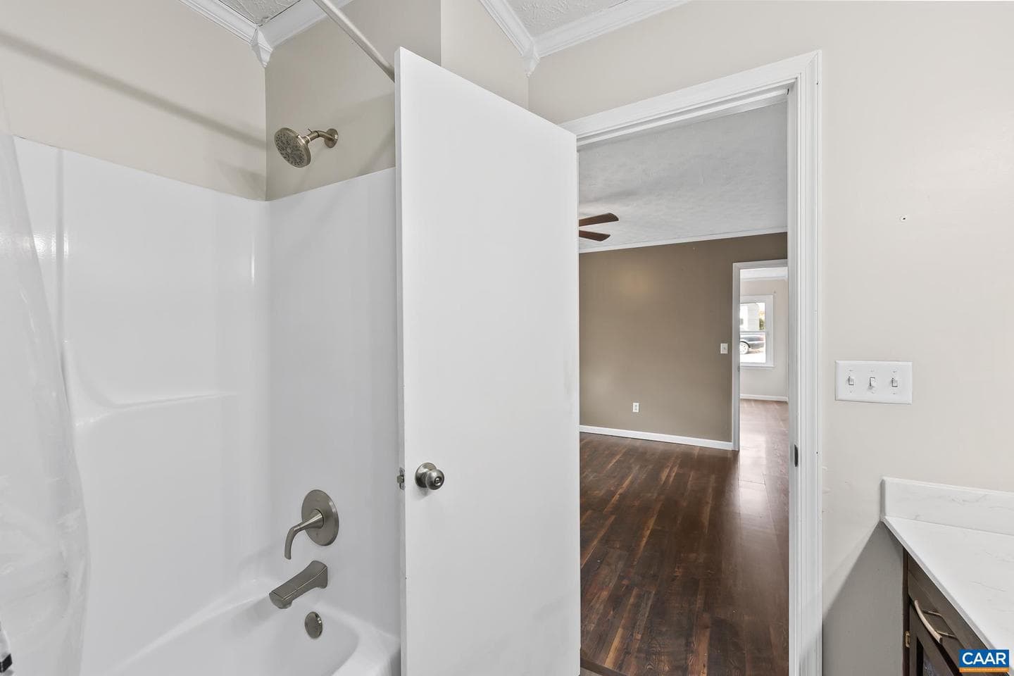 112 Lee St photo 17