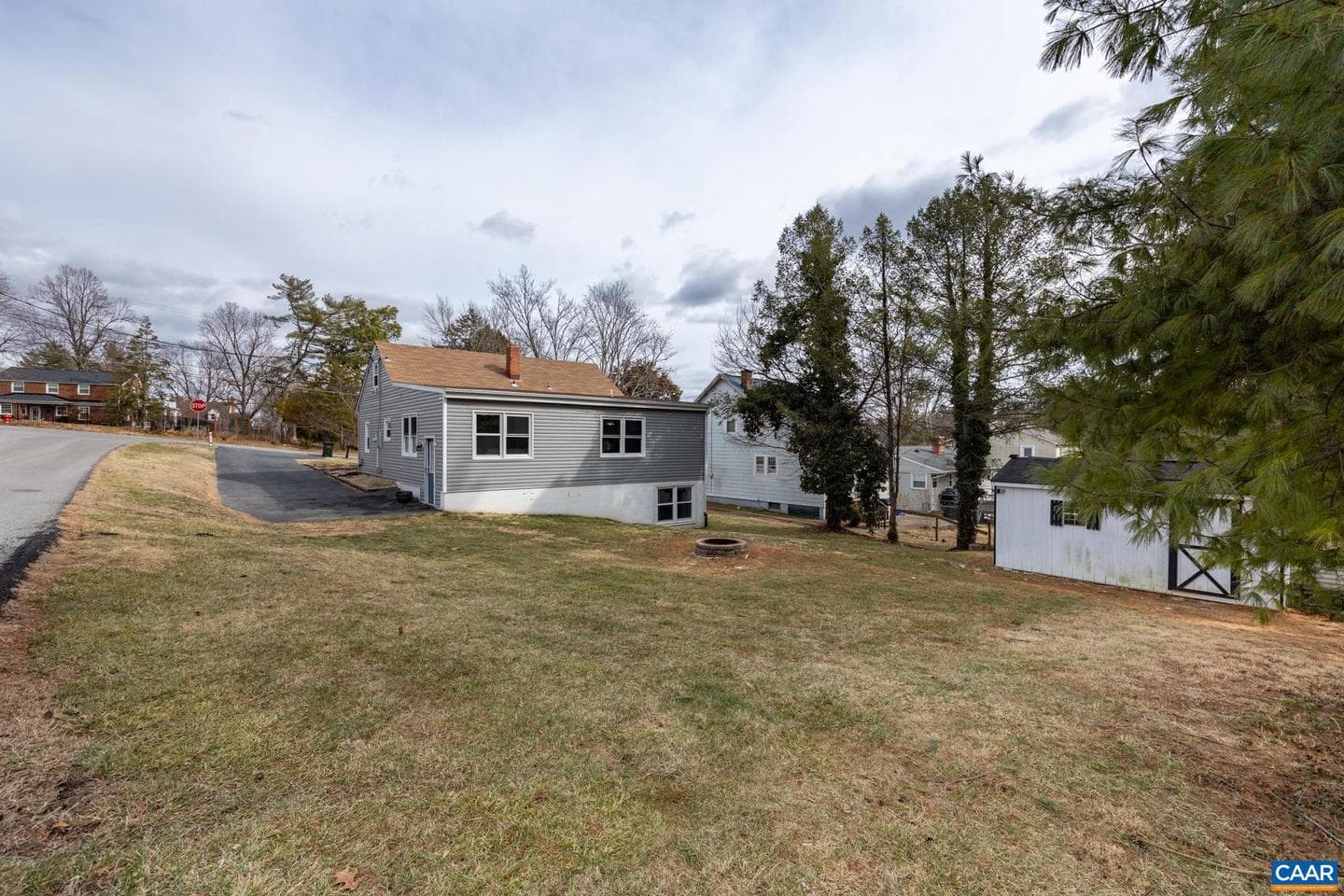 112 Lee St photo 40