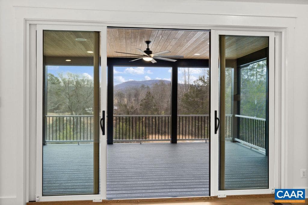 3769 Stony Point Rd photo 17