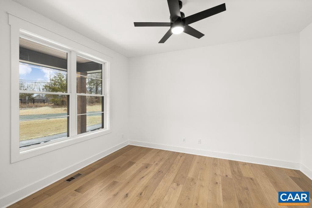 3769 Stony Point Rd photo 4