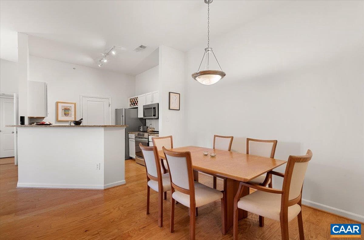 765 Walker Sq #4a photo 3