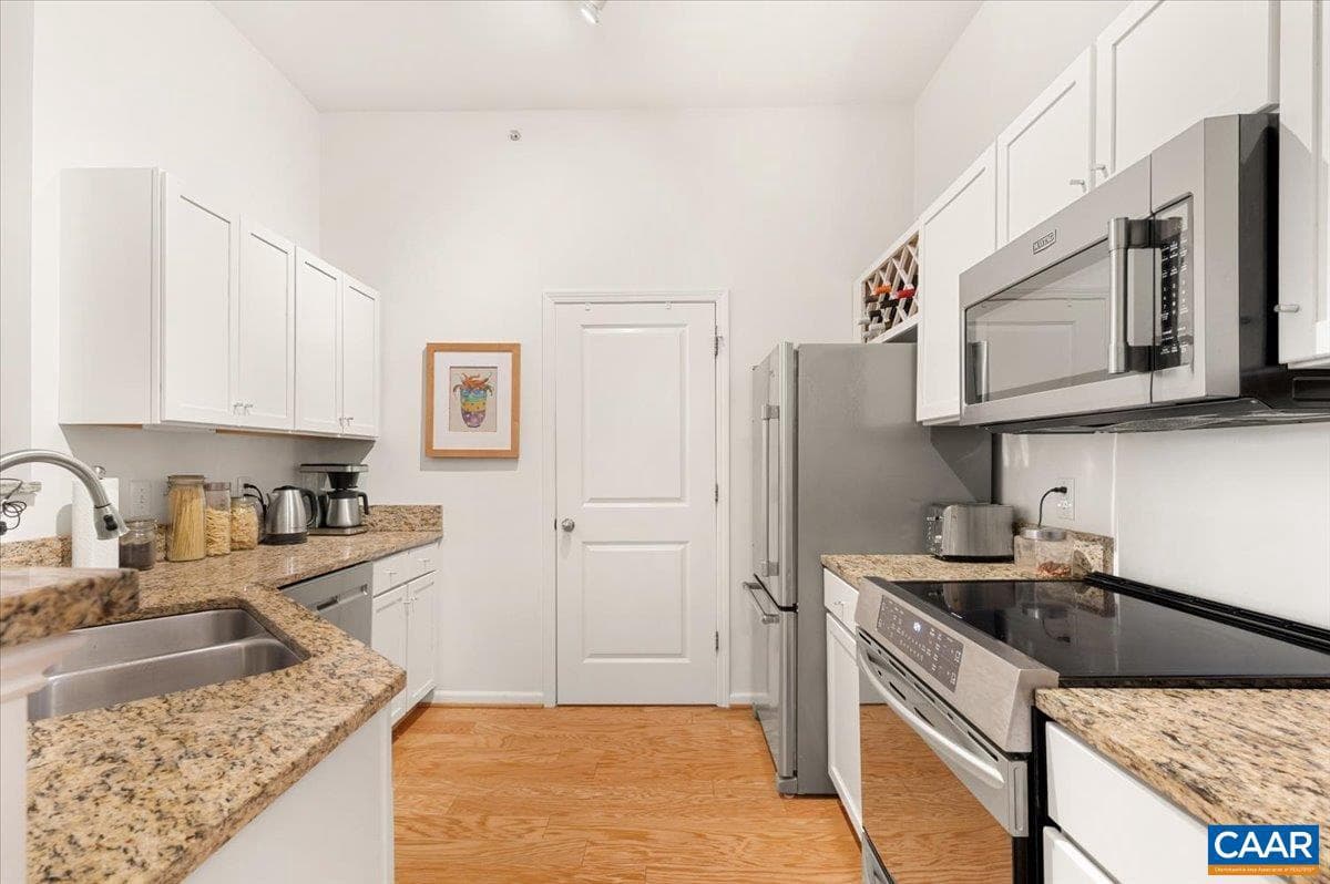 765 Walker Sq #4a photo 6