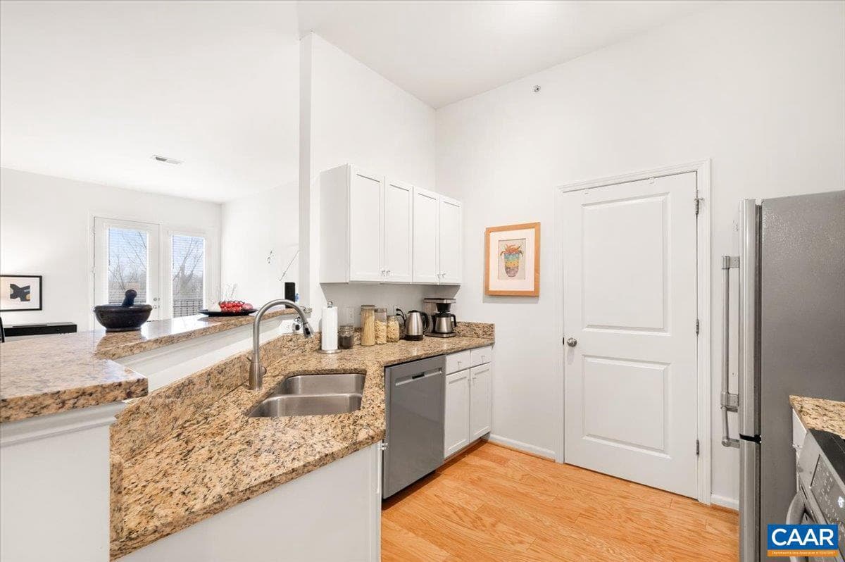 765 Walker Sq #4a photo 7