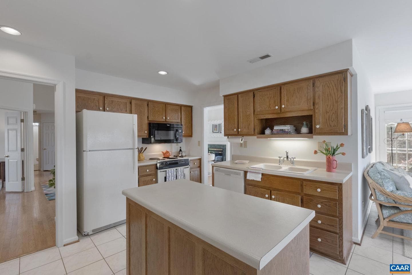 1697 Banyan Ct photo 9