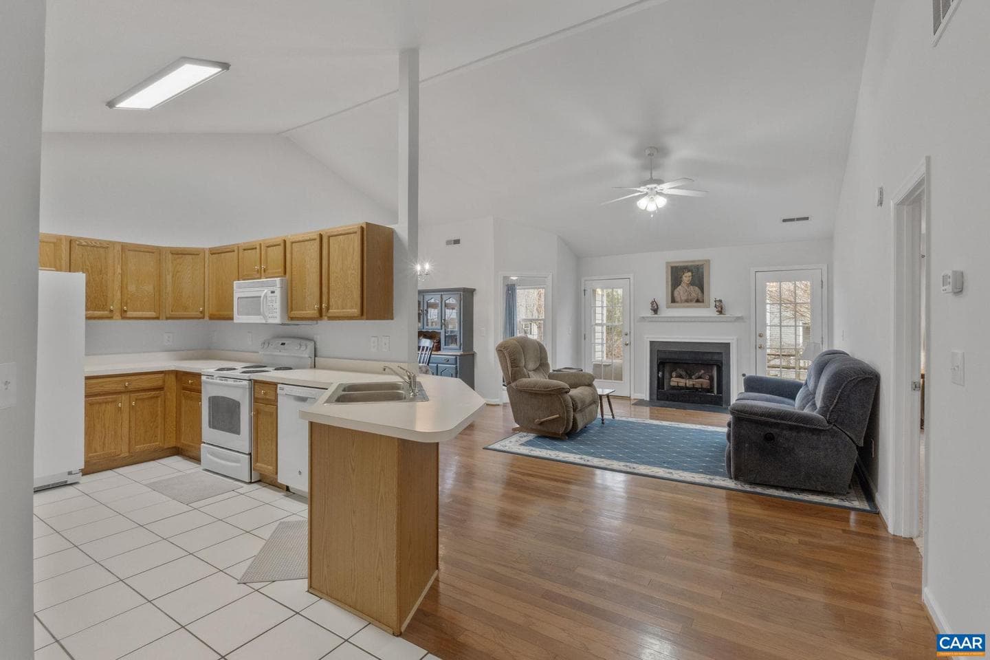 201 Buttercup Ln photo 10