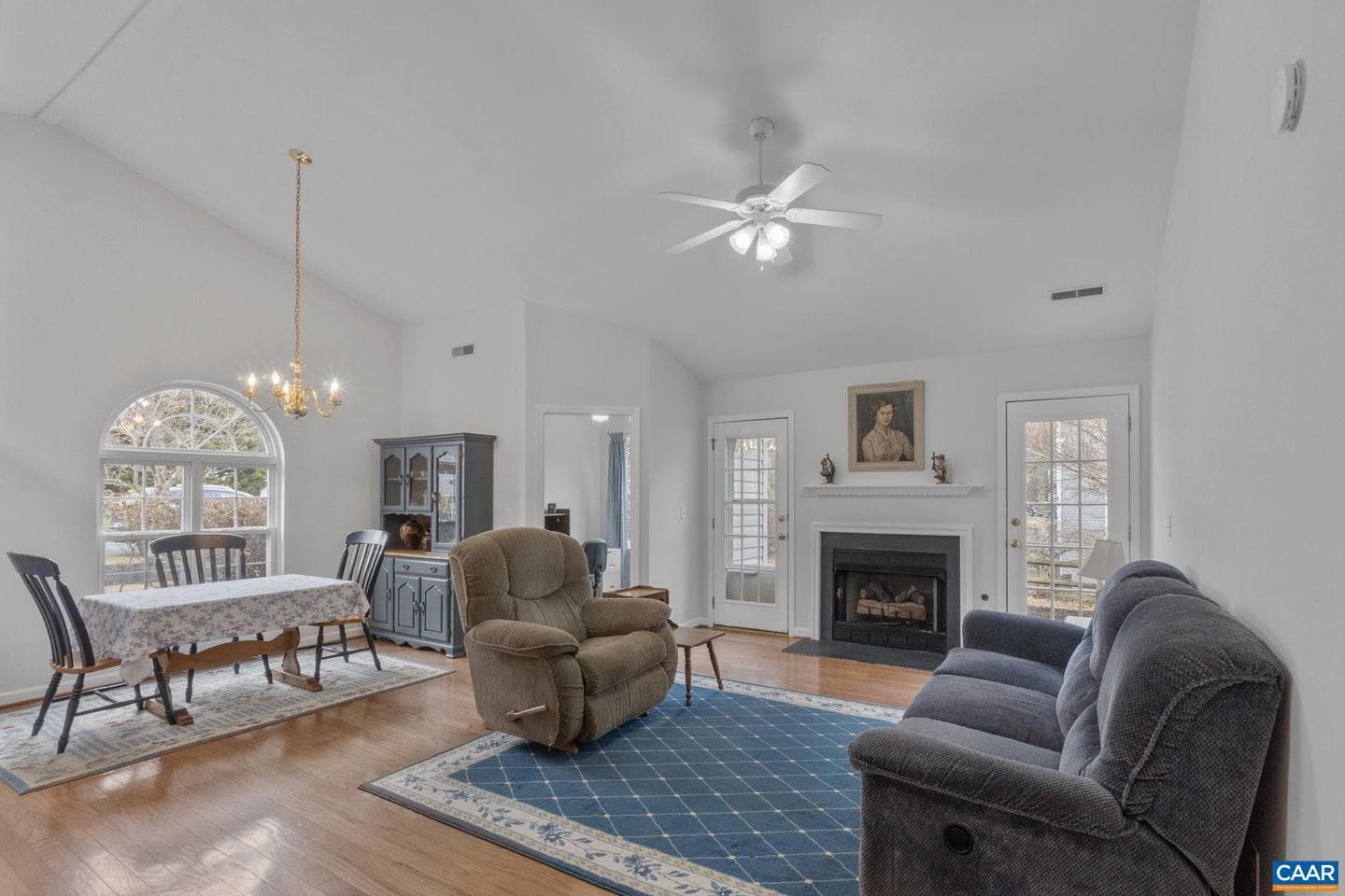 201 Buttercup Ln photo 14