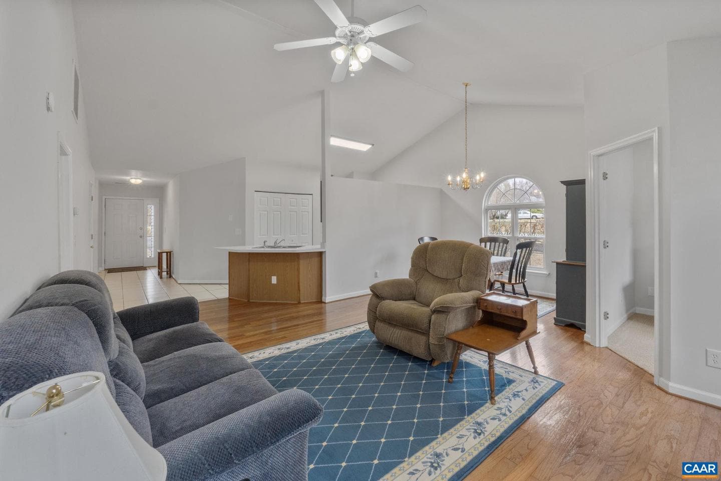 201 Buttercup Ln photo 16