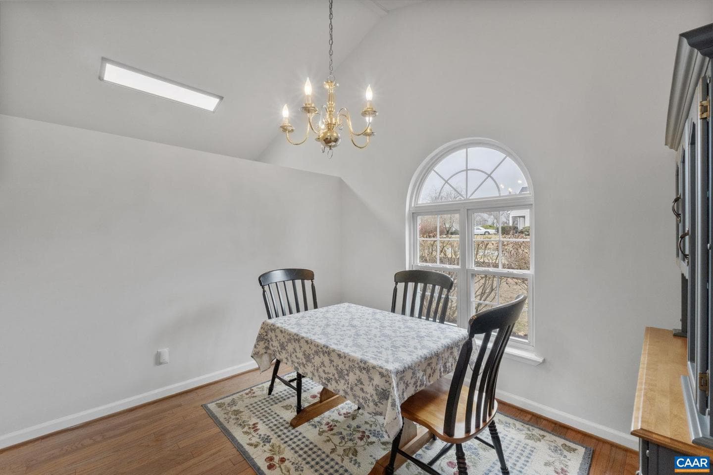 201 Buttercup Ln photo 17
