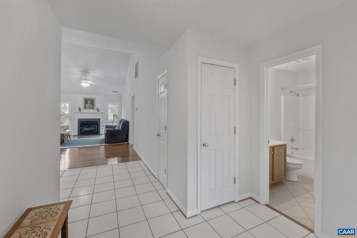 201 Buttercup Ln photo 7