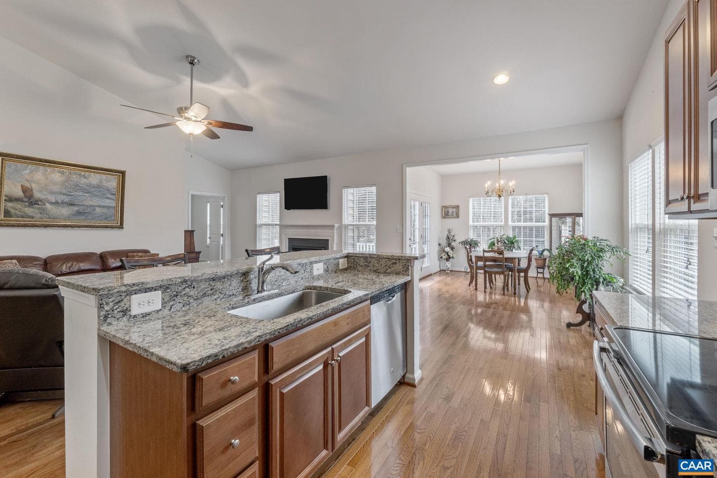 370 Appalachian Ln photo 3