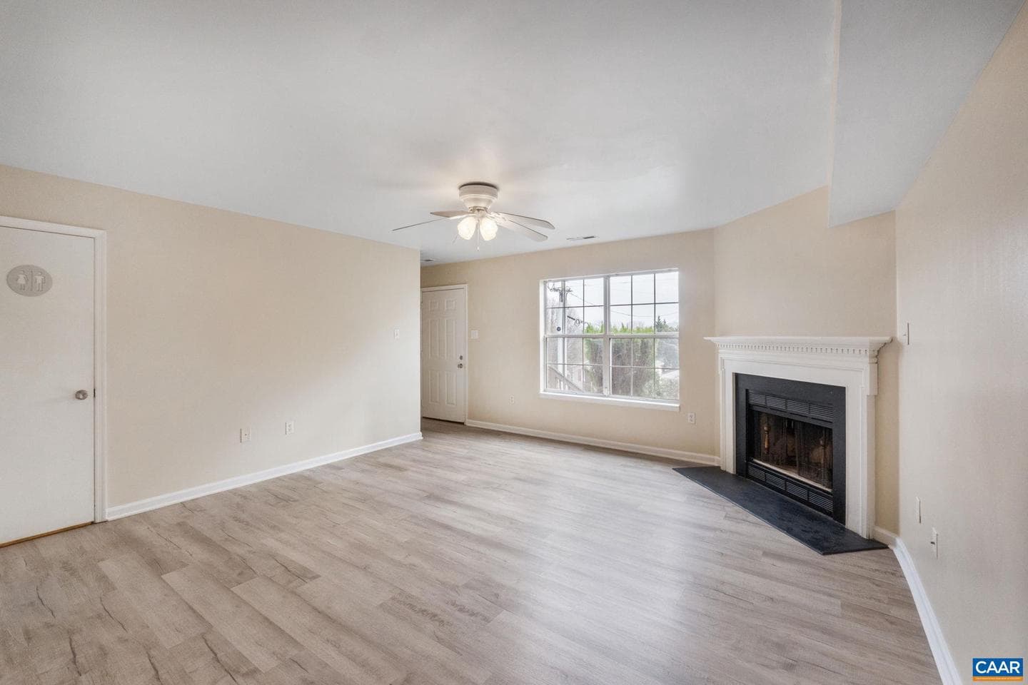 959 Rives St photo 10