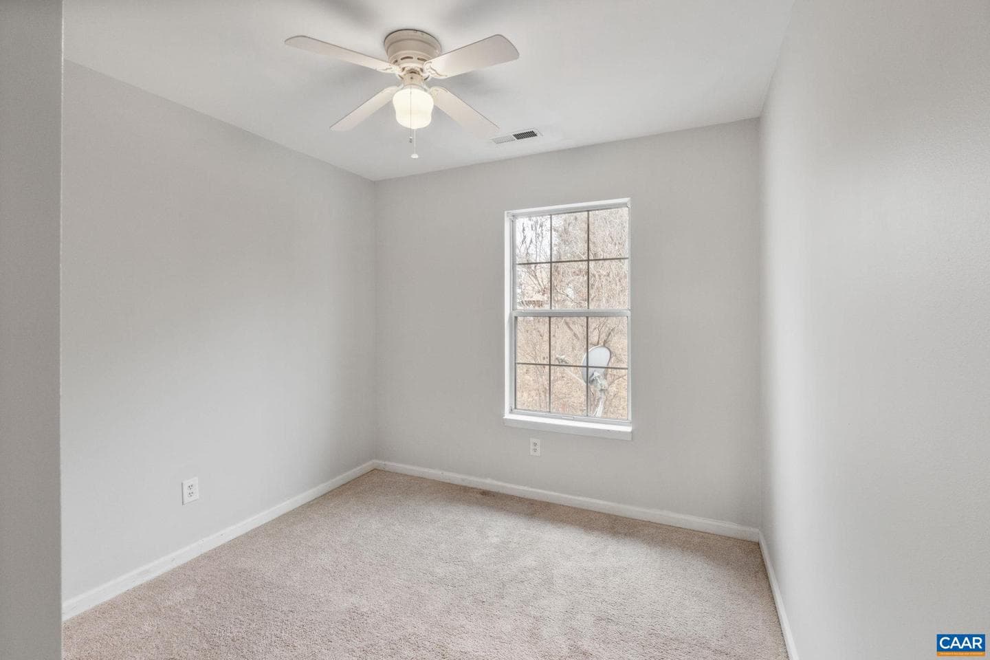 959 Rives St photo 22