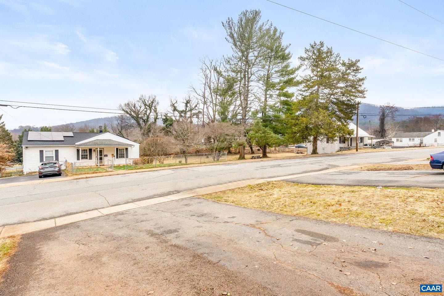 959 Rives St photo 6
