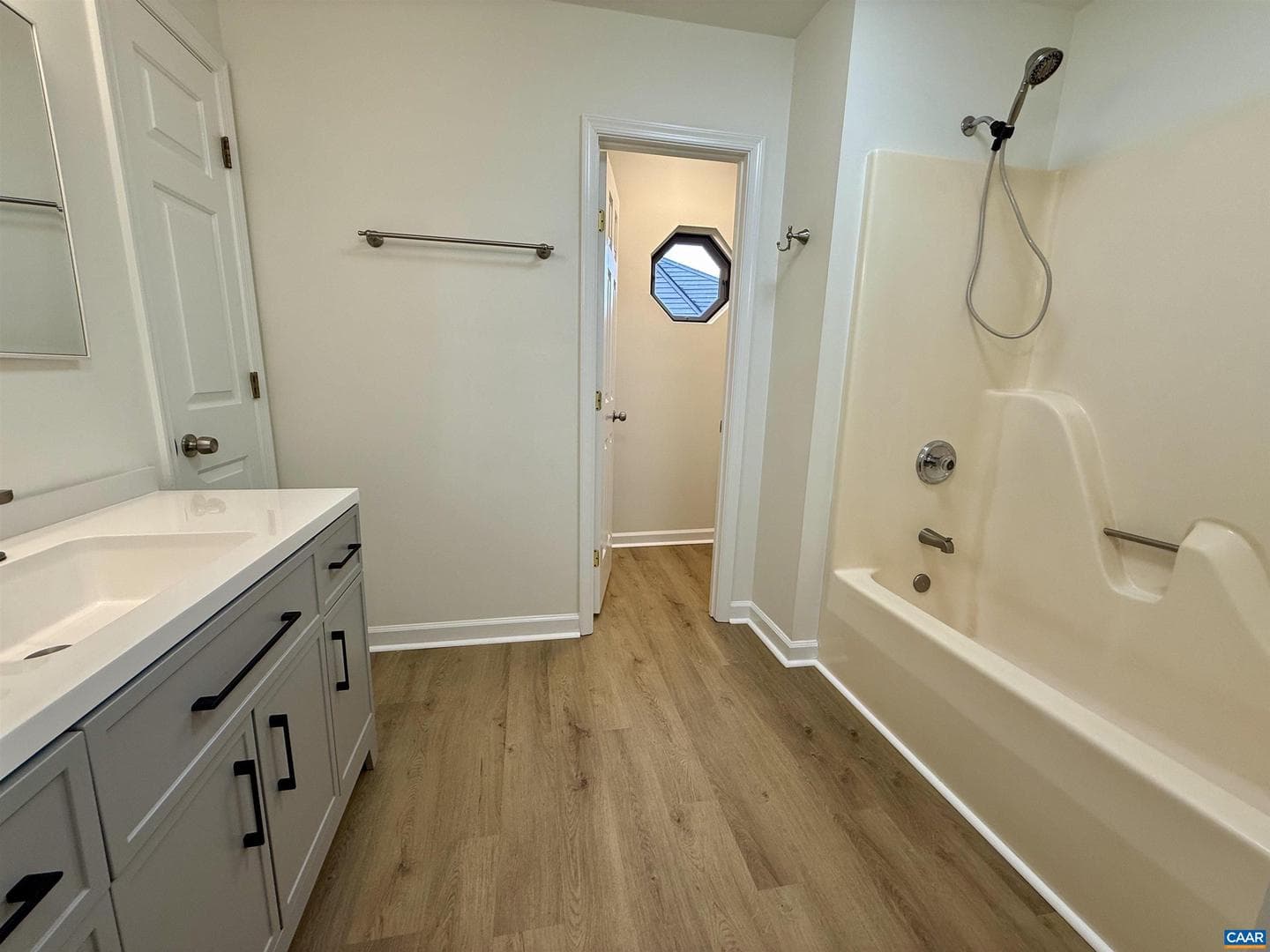 1026 Highlands Dr photo 12