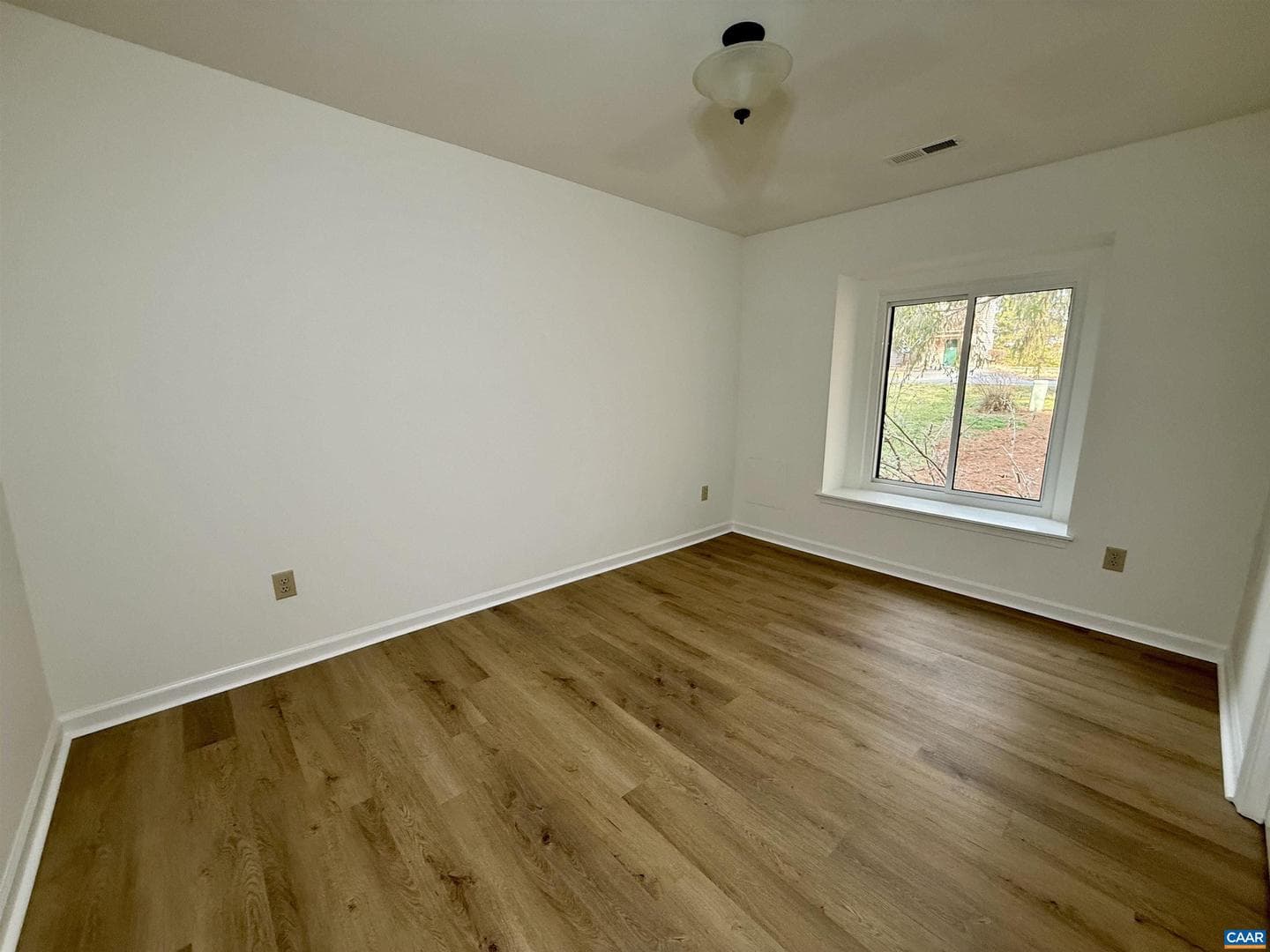 1026 Highlands Dr photo 17