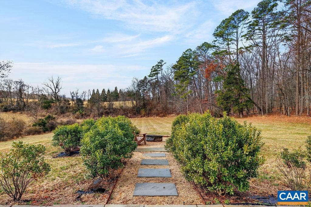 777 Emmaeus Rd photo 4
