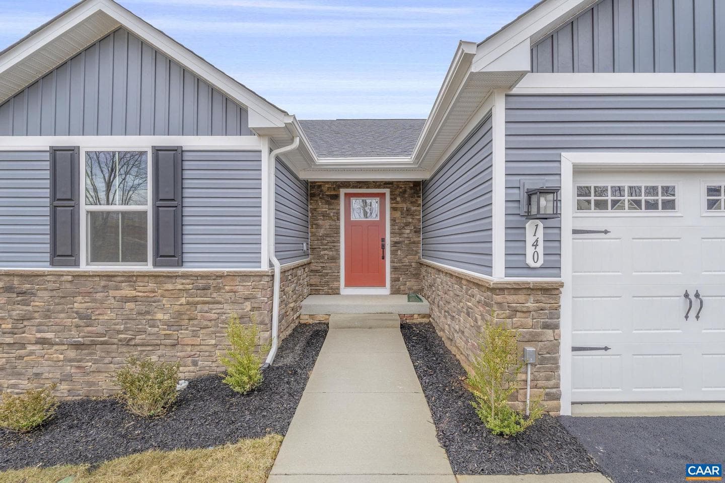140 Gunnison Dr photo 2