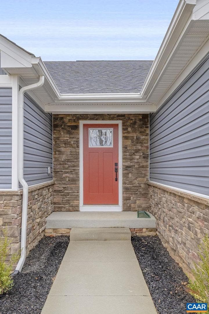 140 Gunnison Dr photo 3