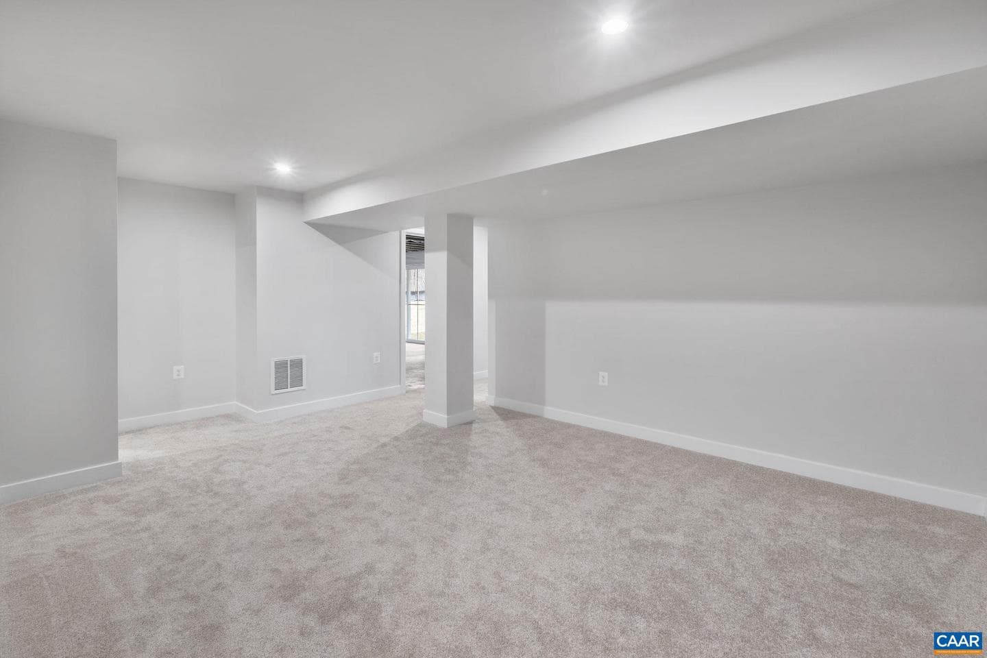 140 Gunnison Dr photo 32