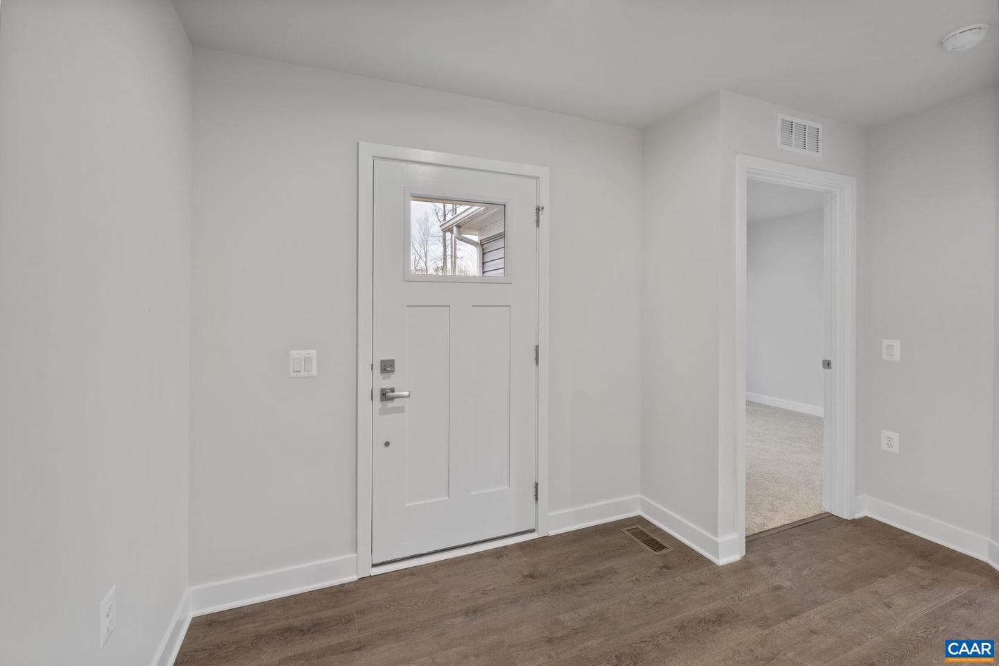 140 Gunnison Dr photo 5