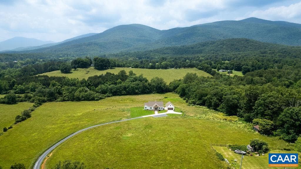 61 Hillside Ln, Afton