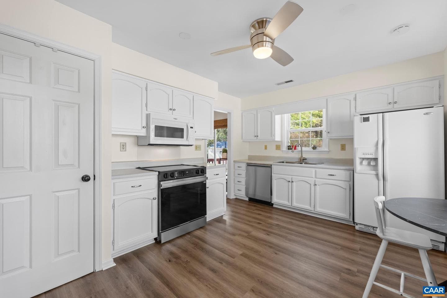 2071 Winterfield Cir photo 11