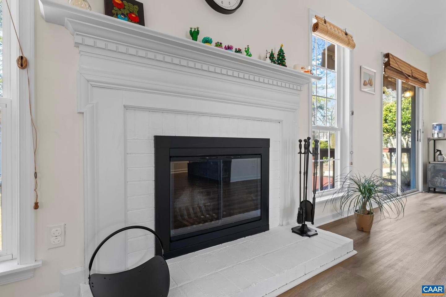 2071 Winterfield Cir photo 5