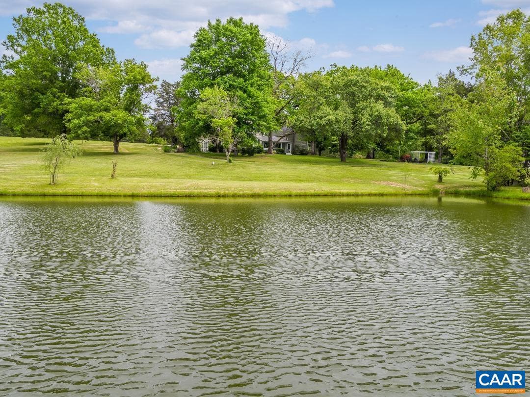 1128 Beaverdam Rd photo 6