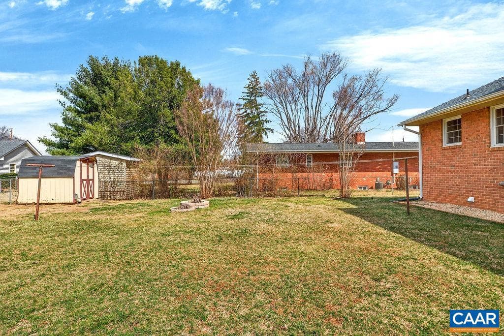 205 Stonewall Dr photo 45