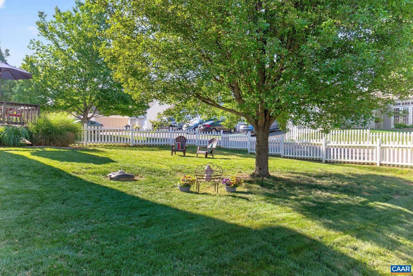 63 Villa Ave photo 31