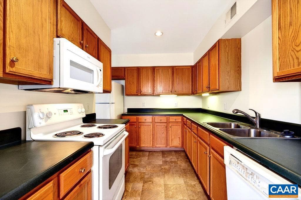 2084 Stone Ridge Condos photo 9