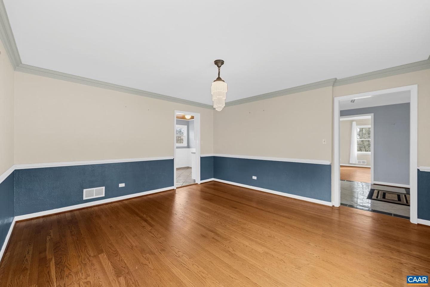 2402 Bennington Rd photo 31