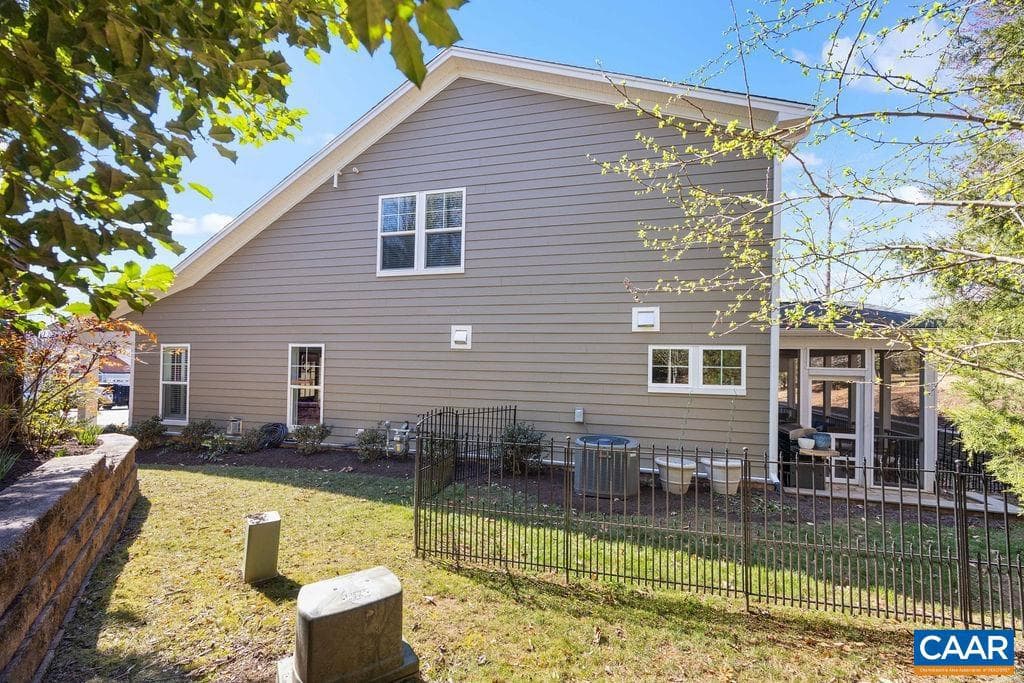 1417 Farrow Hill Ct photo 27
