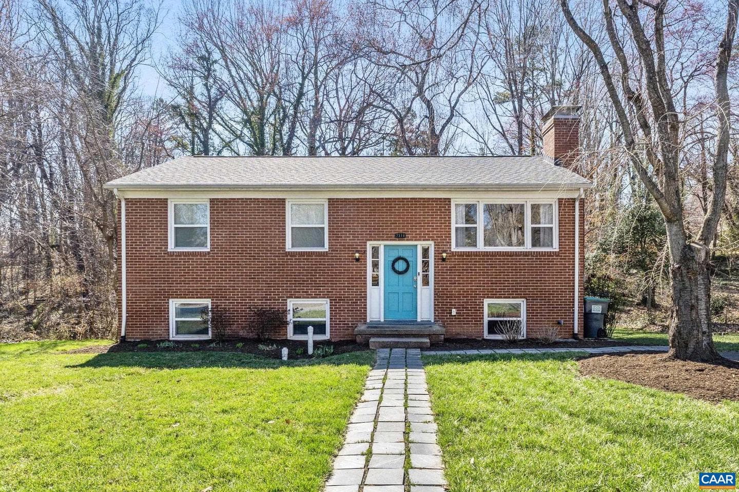 2310 Wayne Ave photo 1