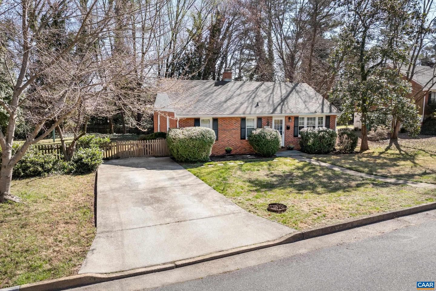 1216 Sherwood Rd
