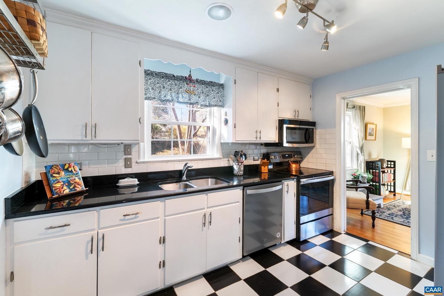 1216 Sherwood Rd photo 15