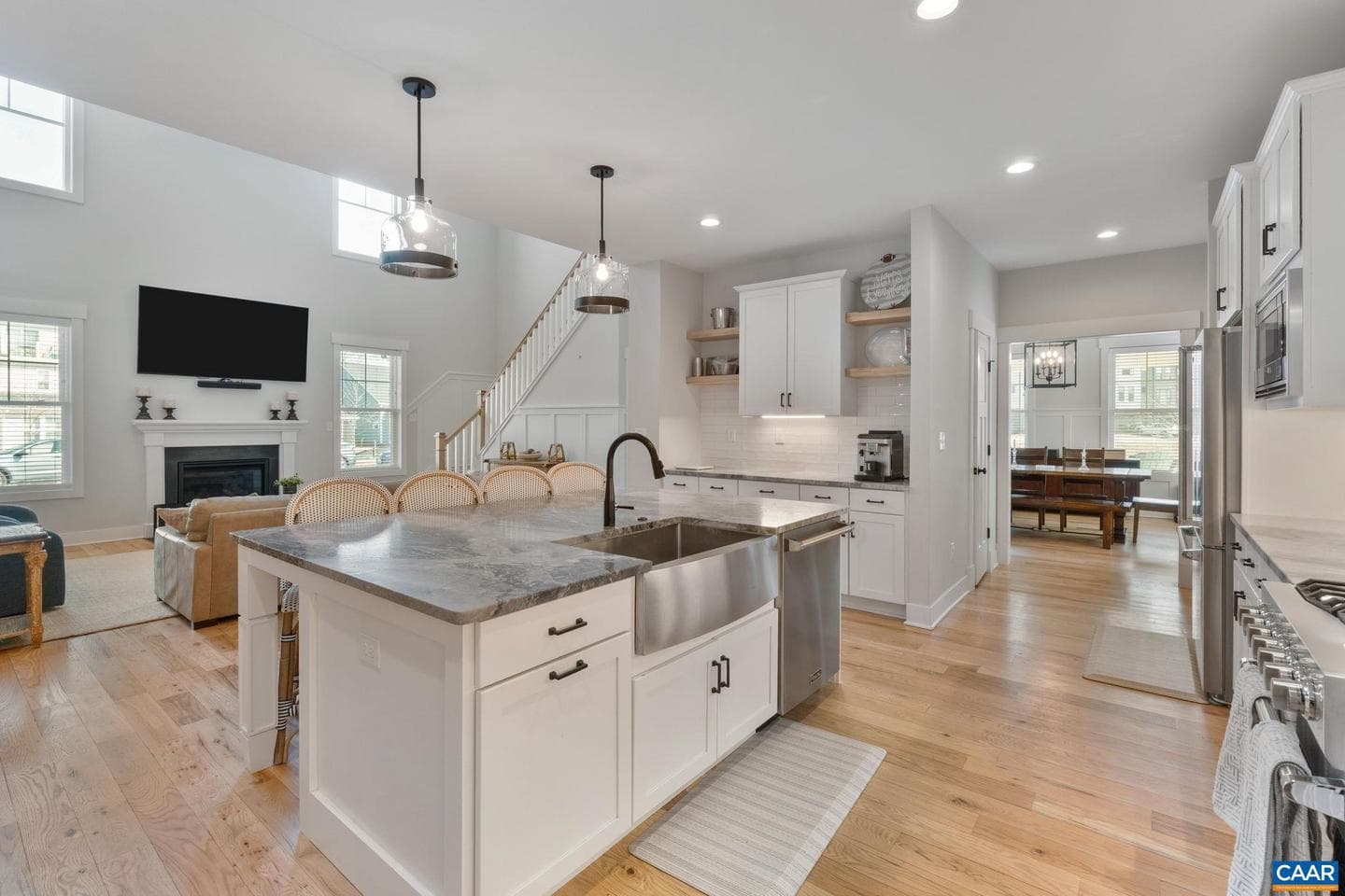 2206 Fowler Cir photo 11