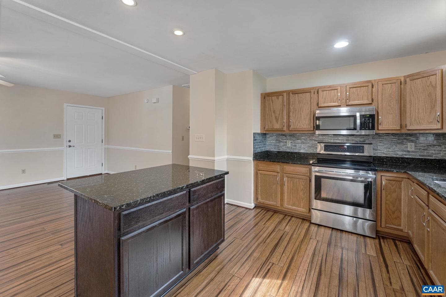 7 Riverside Dr photo 11