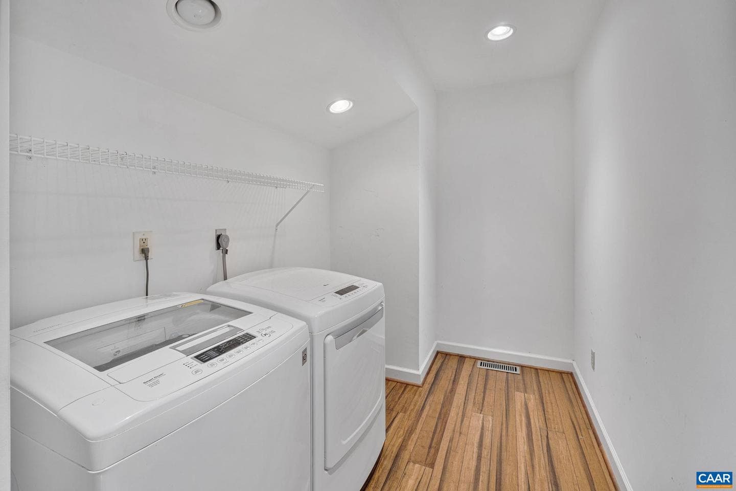 7 Riverside Dr photo 13