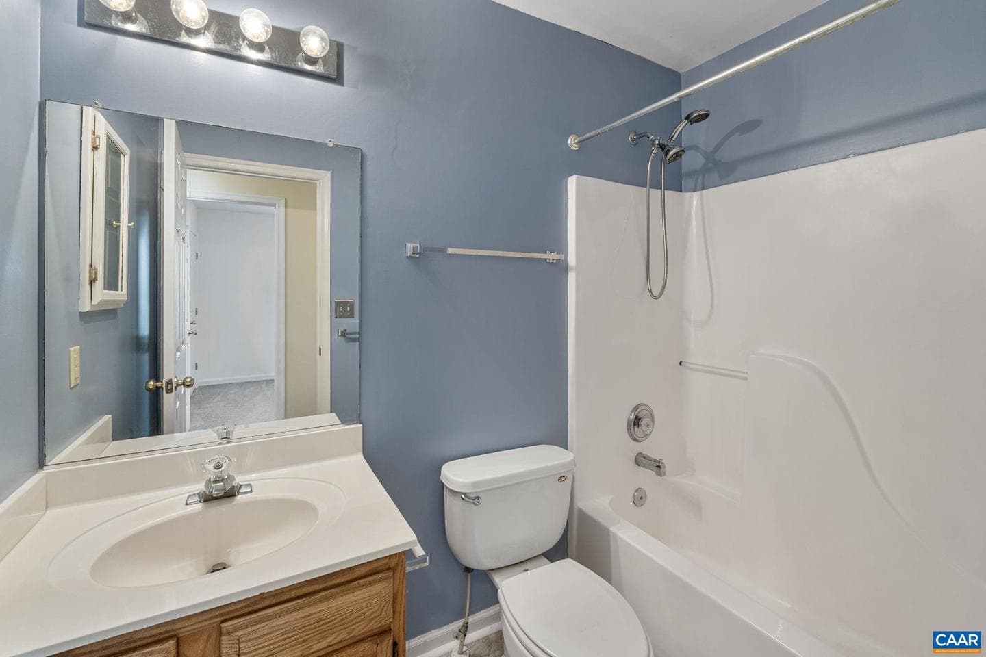 7 Riverside Dr photo 14
