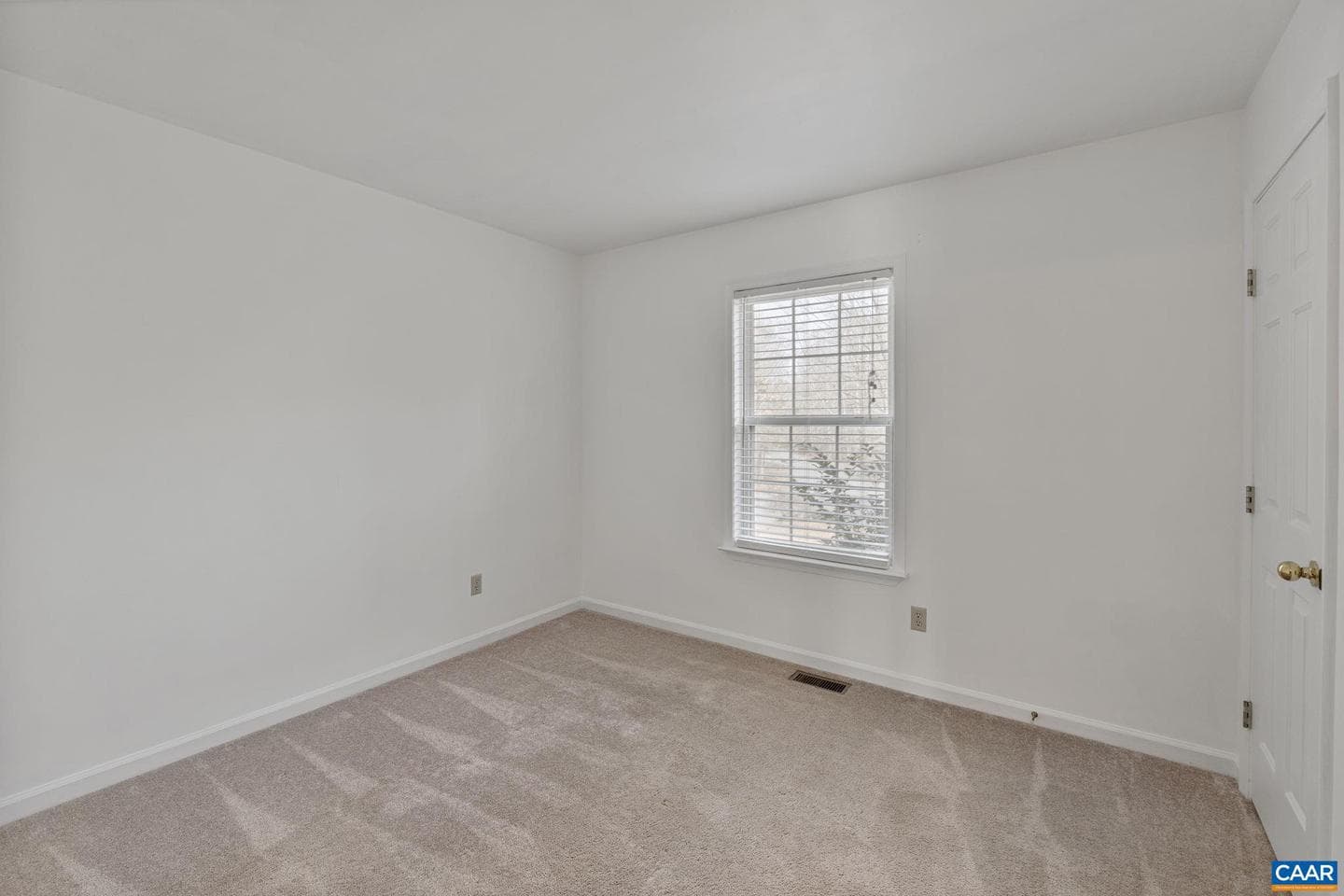 7 Riverside Dr photo 19