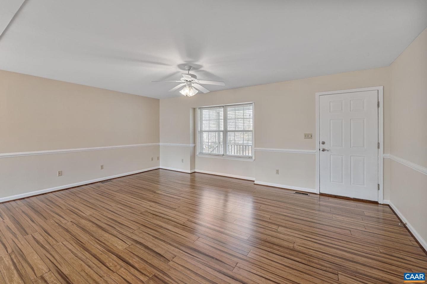 7 Riverside Dr photo 8