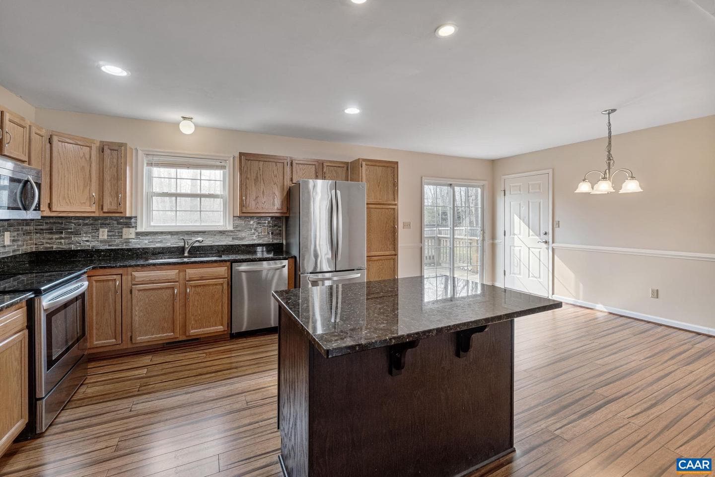 7 Riverside Dr photo 9