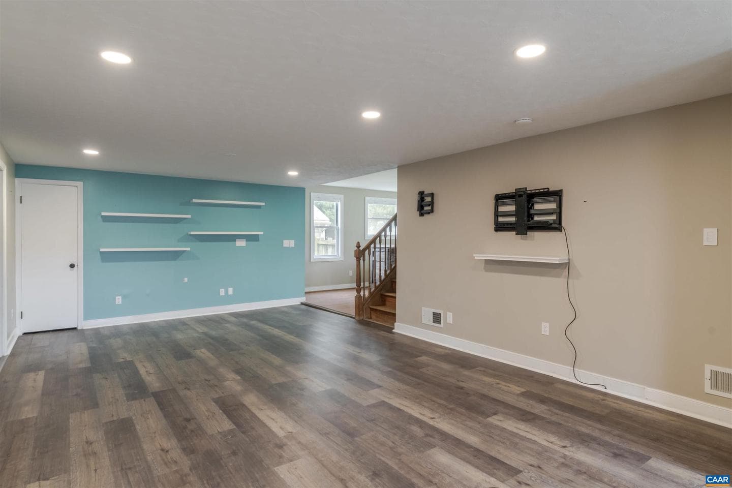 424 Oak Ave photo 10