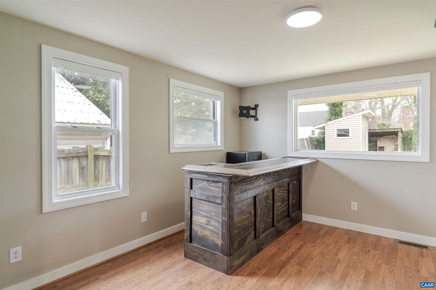 424 Oak Ave photo 11